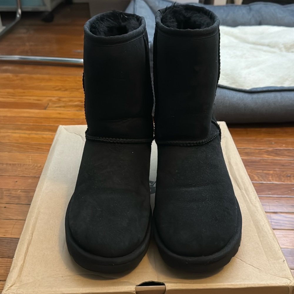 ugg classic short boot black